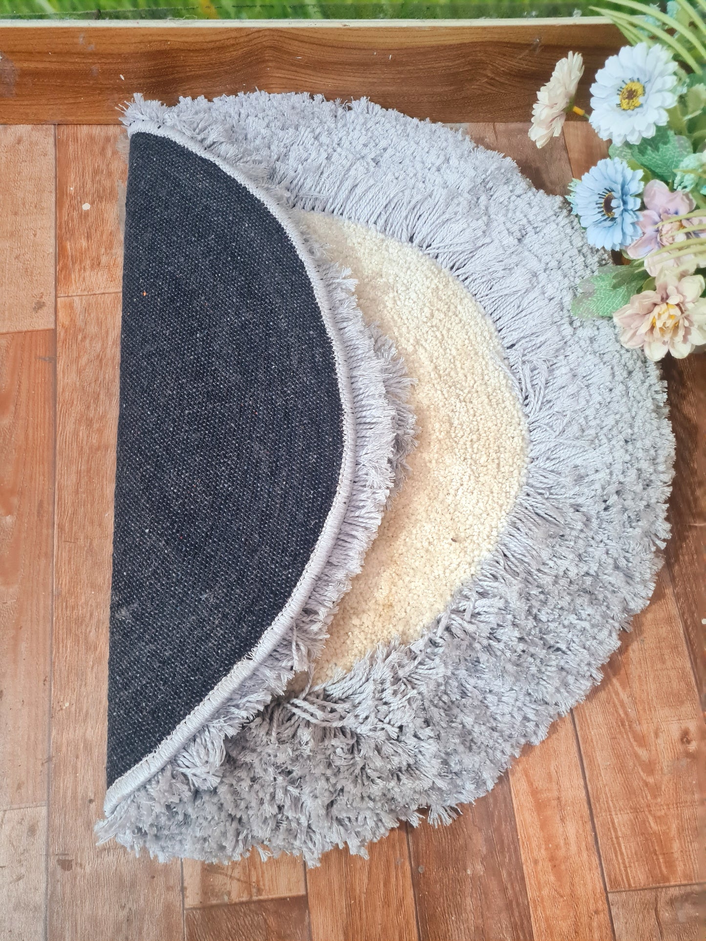 Grey & White Shaggy Round Carpet - Soft Feel with Anti-Skid Rubber Backing