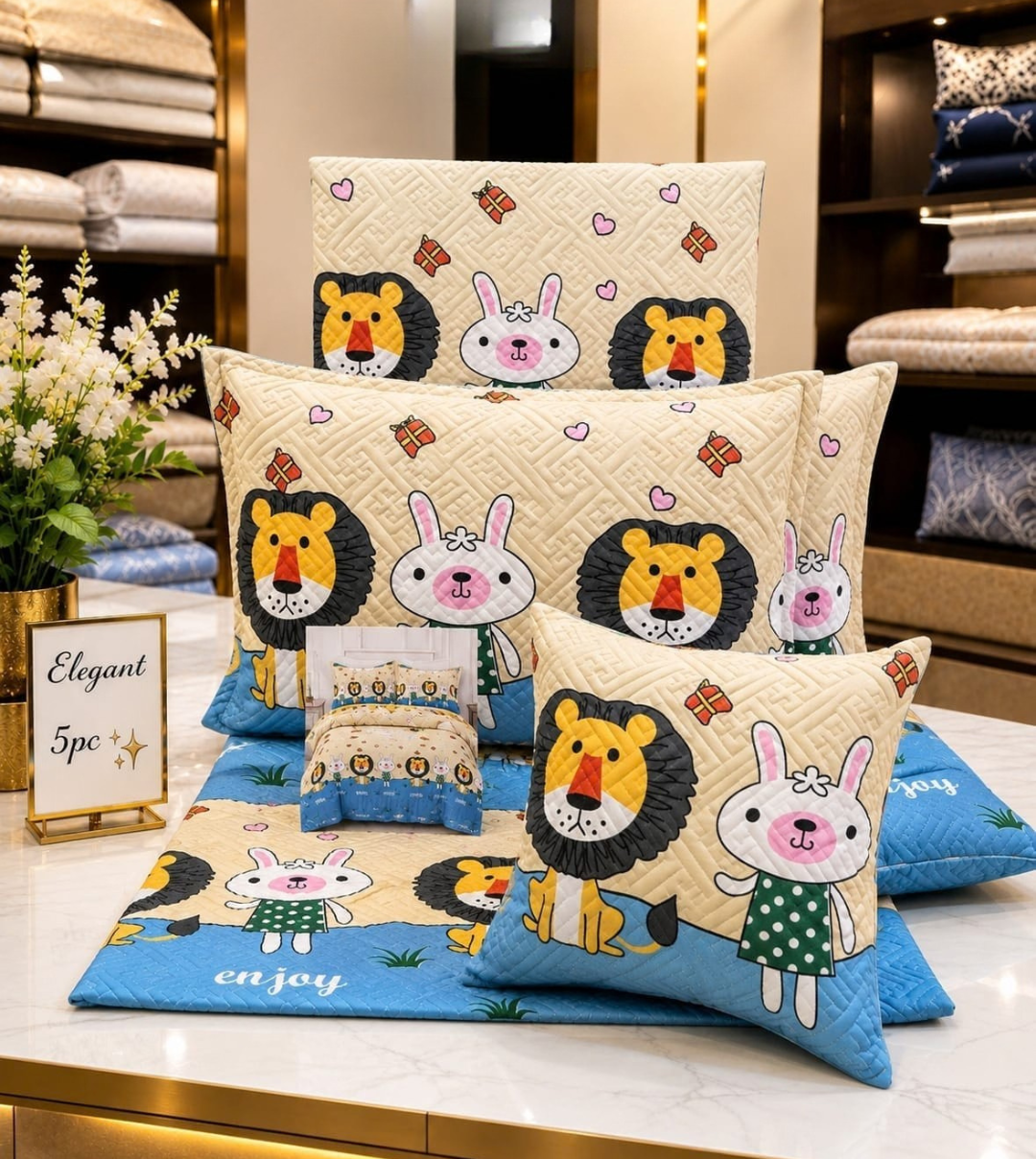 Luxury Kids Animal Printed 5-Piece Quilted Glace Cotton Queen Size Bedsheet Set with Cushions