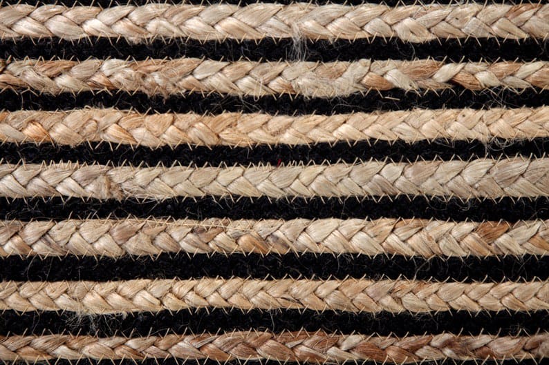 Jute With Black Cotton Oval Collection Classic Hand Woven Area Rug.