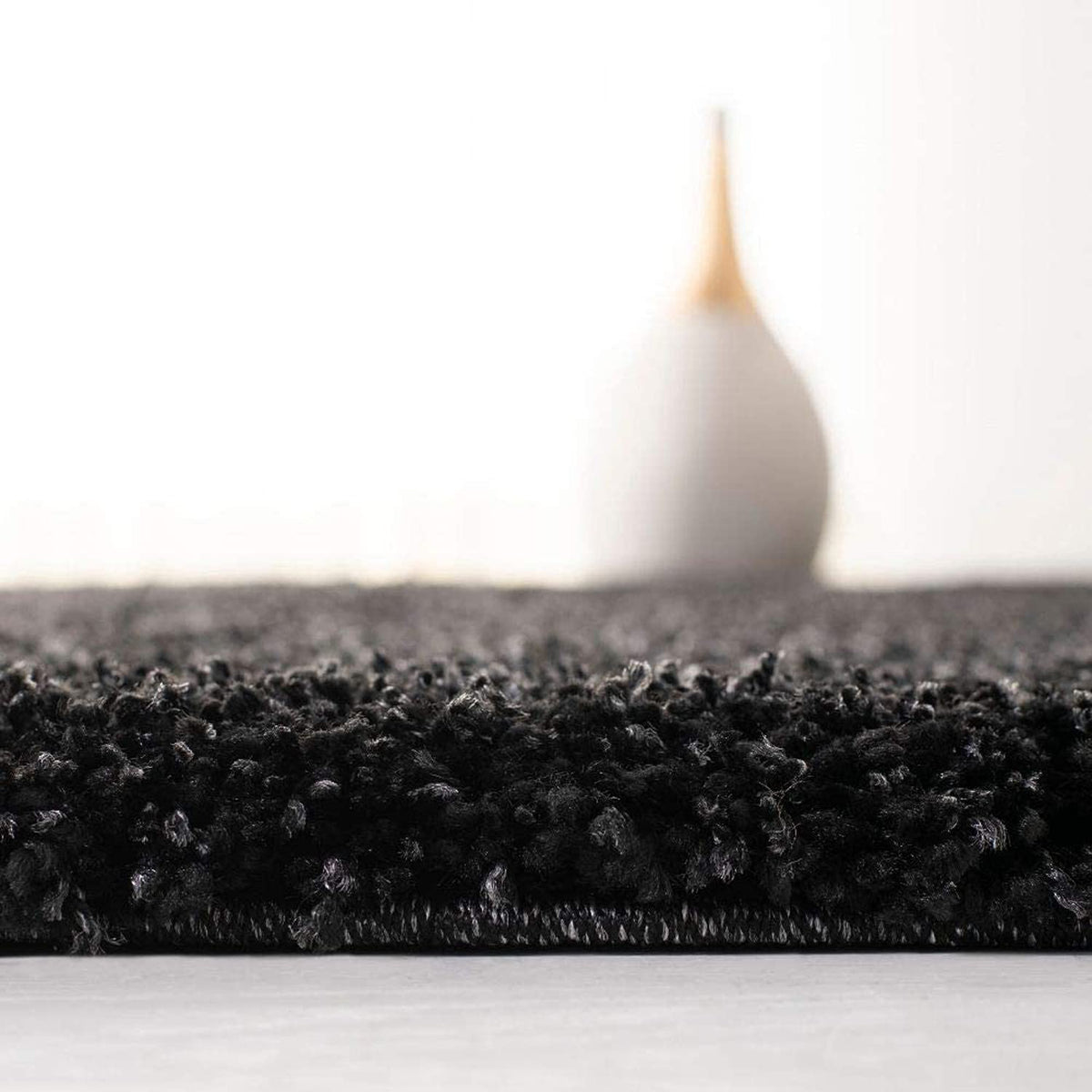 Black Extra Fluffy Soft Round Carpet 2 inch long pile  – Premium Luxury Carpet – Soft Feel with Anti-Skid Backing