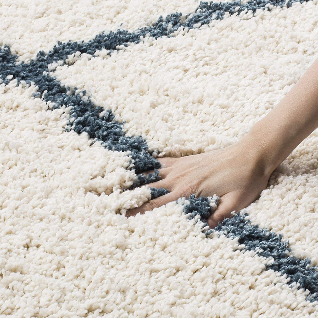 Premium Cross Pattern Soft Microfiber Carpet – Ivory & Grey – Soft Feel & Anti-Skid Backing