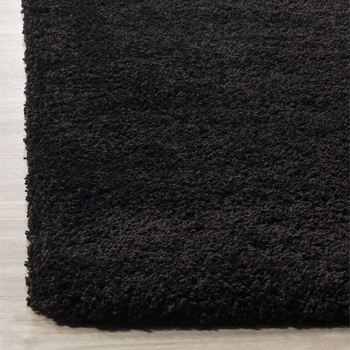 Plain Black Premium Shaggy Living Room Rug – Soft Feel with Anti-Skid Backing