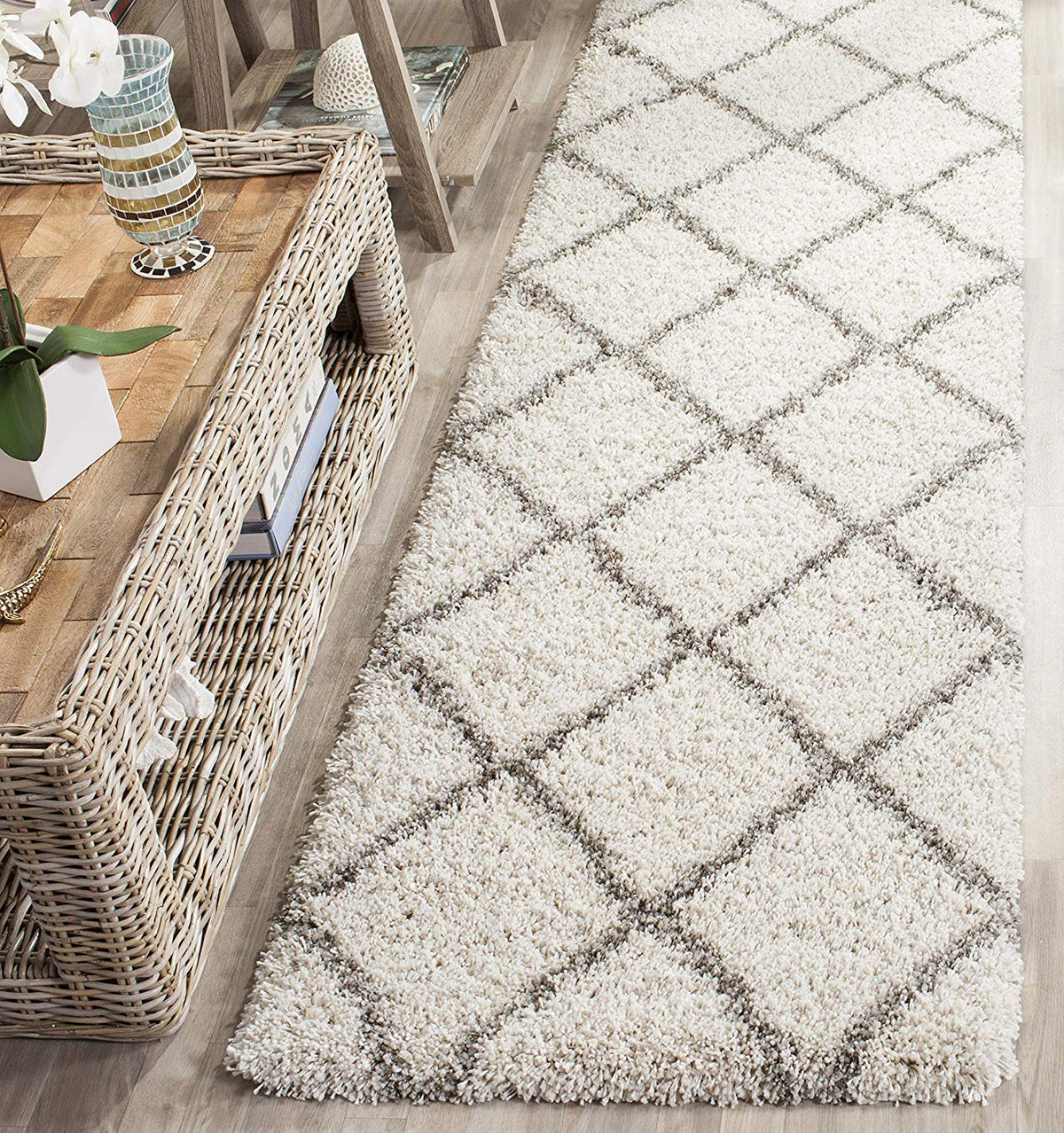 Ivory & Grey Diamond Pattern Soft Shaggy Microfiber Rug – Soft Feel & Anti-Skid Backing