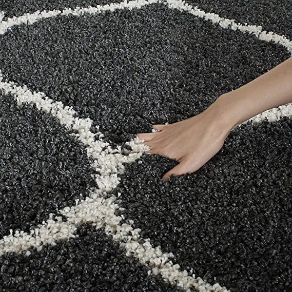 Luxury Hand-Tufted Diamond  Round Shaggy Rug – Grey with Ivory – Soft Feel & Anti-Skid Backing