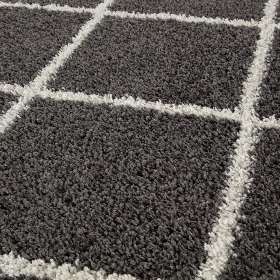 Diamond Design Shaggy Rug Black with Ivory/ Microfiber Hand tufted Carpet