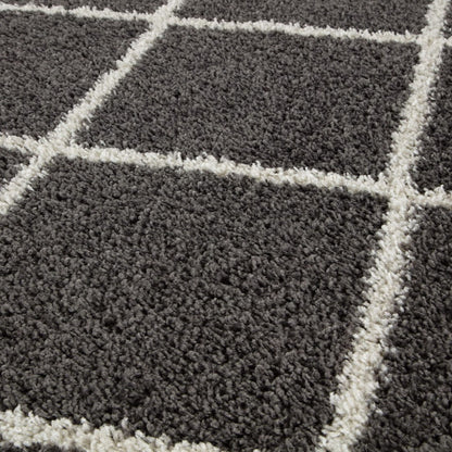 Diamond Design Shaggy Rug Black with Ivory/ Microfiber Hand tufted Carpet