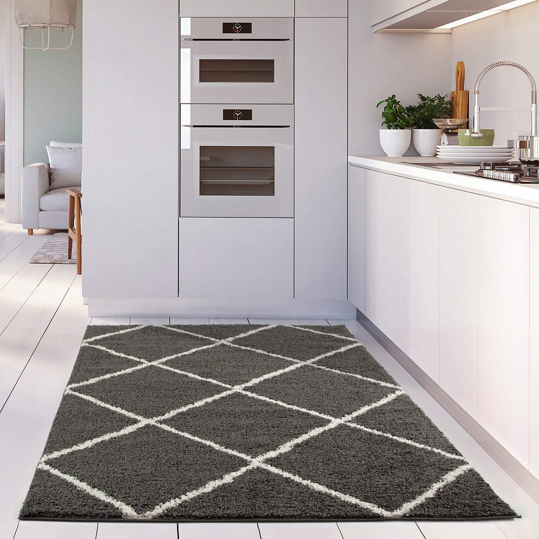 Diamond Design Shaggy Rug Black with Ivory/ Microfiber Hand tufted Carpet