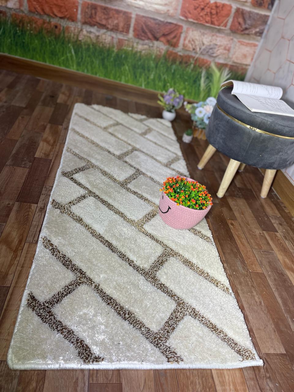 Cream & Grey Diamond Pattern Shaggy Bedroom Runner Rug – Soft Touch with Anti-Skid Backing